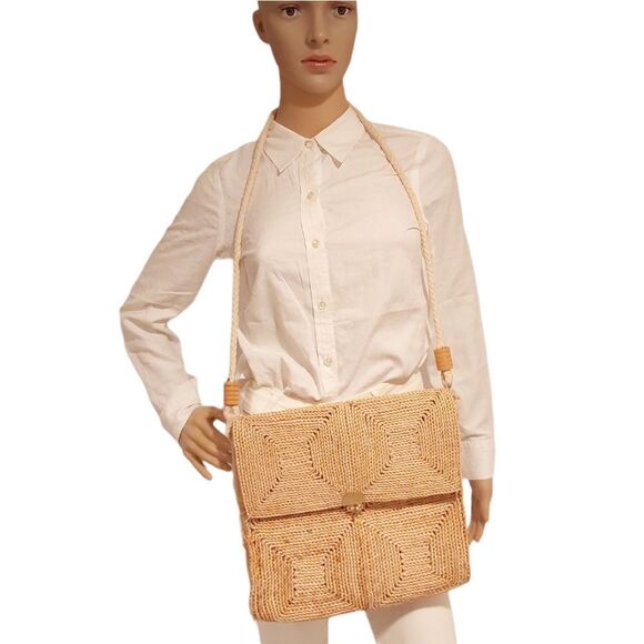 WOMEN'S Vintage Woven Rattan,  Straw Shoulder Bag ,Beach HandBags. SIZE MEDIUM. - Picture 1 of 13